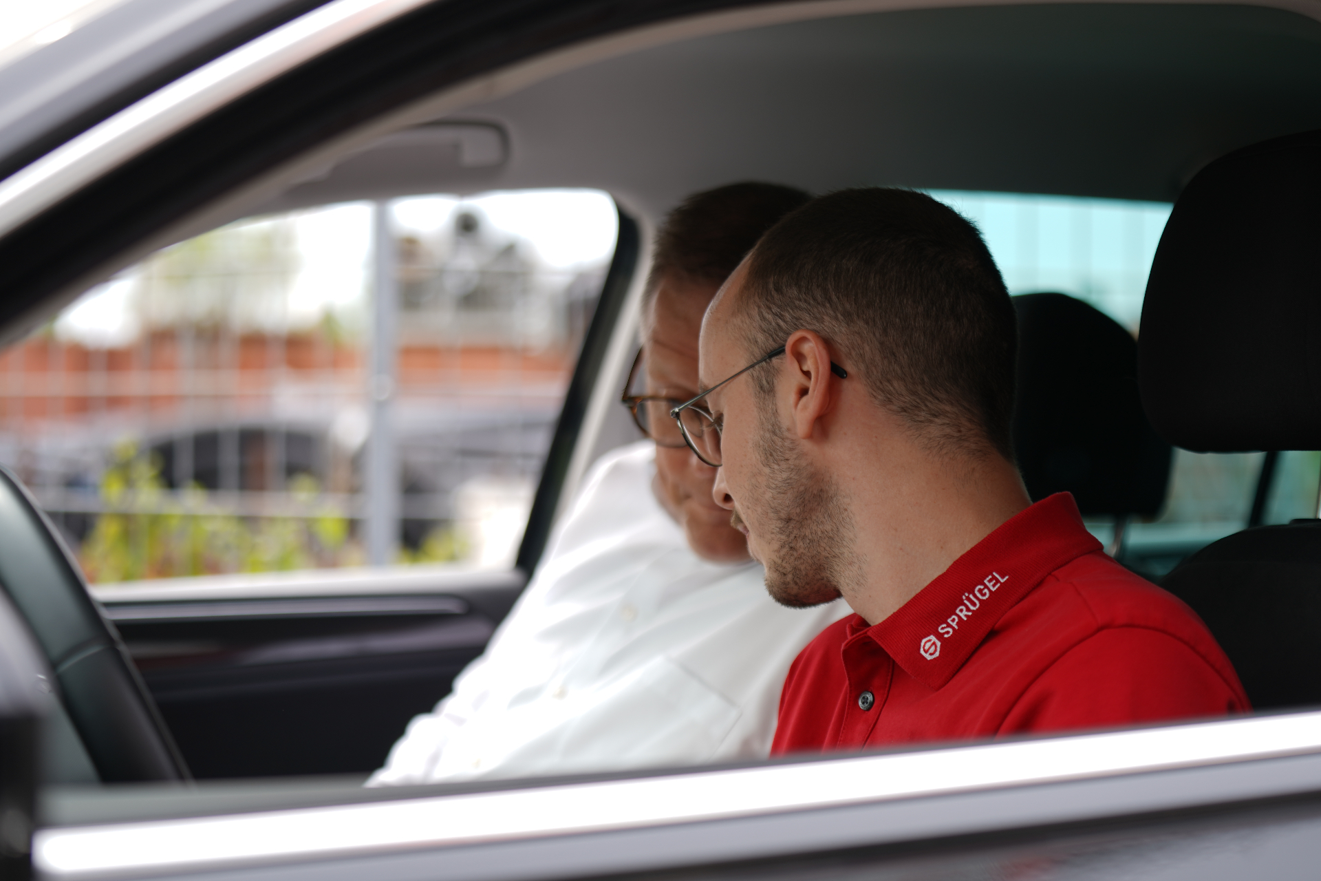 Außendienst im Auto bei Sprügel